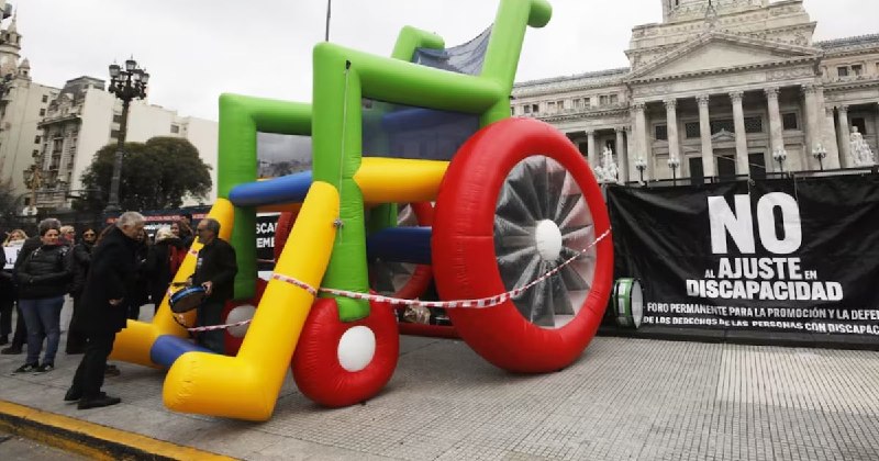 La emergencia en discapacidad vuelve al centro de la escena legislativa: organizaciones y oposición buscan revertir el proyecto oficial
