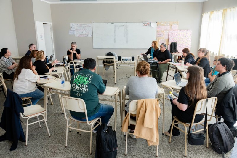 TRANSFORMACIÓN EDUCATIVA: EL MINISTERIO Y ASESORES PEDAGÓGICOS ACUERDAN AVANZAR EN LA REVISIÓN DE SUS FUNCIONES