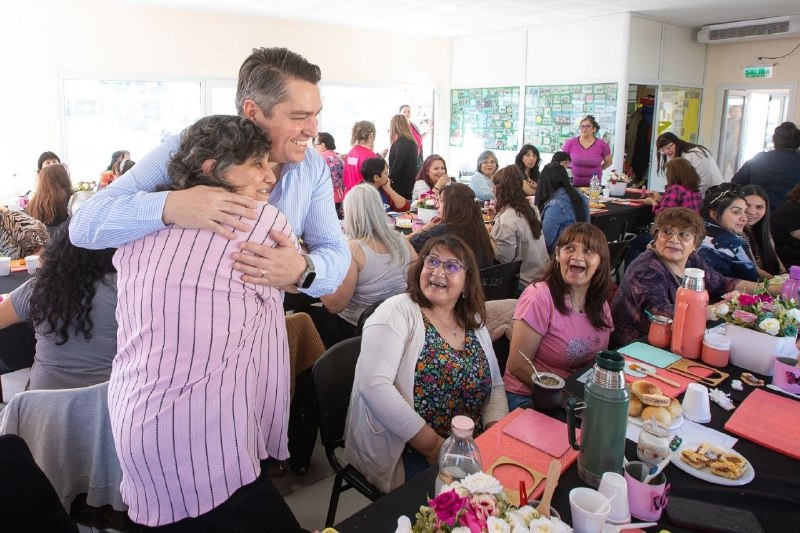 EL MUNICIPIO COMPARTIÓ JORNADAS ESPECIALES POR EL DÍA DE LAS MATERNIDADES EN LOS BARRIOS