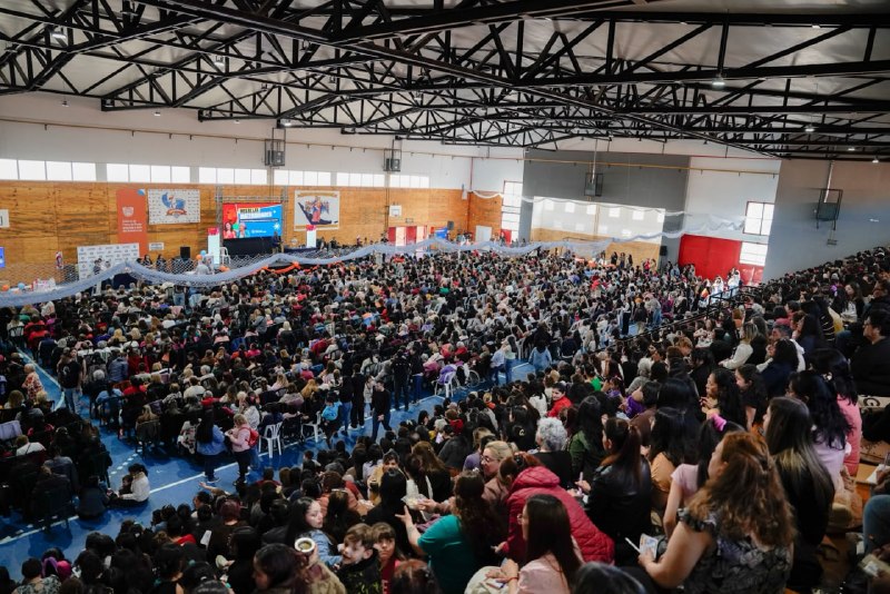 EN UN GIMNASIO COLMADO RÍO GRANDE CELEBRÓ EL BINGO POR EL MES DE LAS MATERNIDADES
