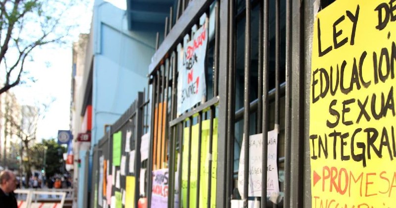 Escándalo en Ituzaingó: alumnos habrían creado y vendido imágenes sexuales falsas de compañeras mediante inteligencia artificial