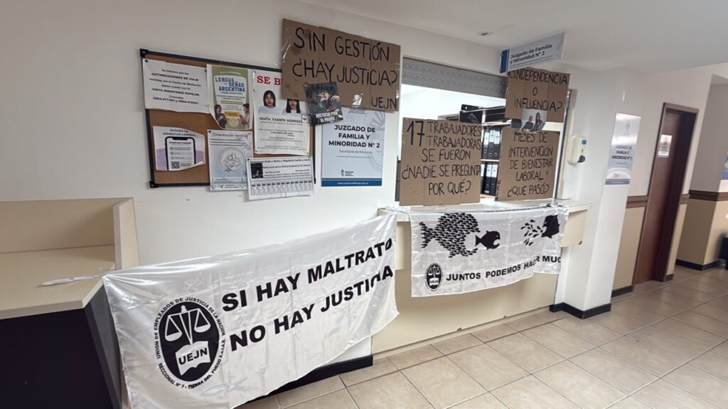 Trabajadores judiciales redoblan la protesta en Río Grande y advierten que las medidas continuarán la próxima semana