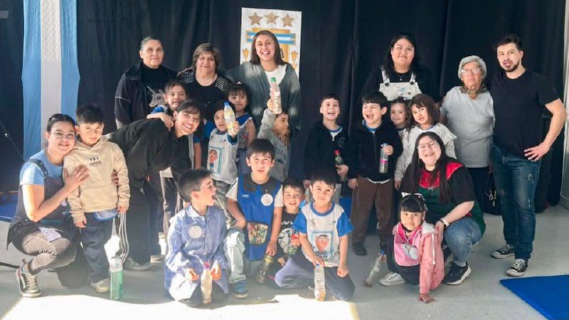 “LA CÁPSULA DEL TIEMPO MUSICAL”: UNA PROPUESTA QUE FORTALECE LOS VÍNCULOS ENTRE GENERACIONES