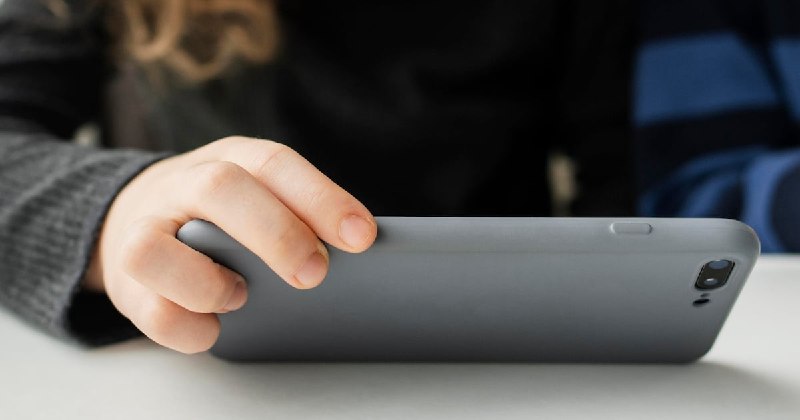 La Rioja regula el uso de celulares en las escuelas: apuesta a entornos educativos saludables y seguros