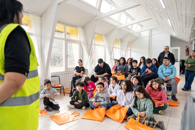 TIERRA DEL FUEGO CELEBRÓ EL DÍA DEL CAMINO Y LA EDUCACIÓN VIAL CON UNA JORNADA DE TRABAJO EN LA RUTA Nº3 Y UNA CHARLA DE CONCIENTIZACIÓN EN LA ESCUELA RURAL Nº6