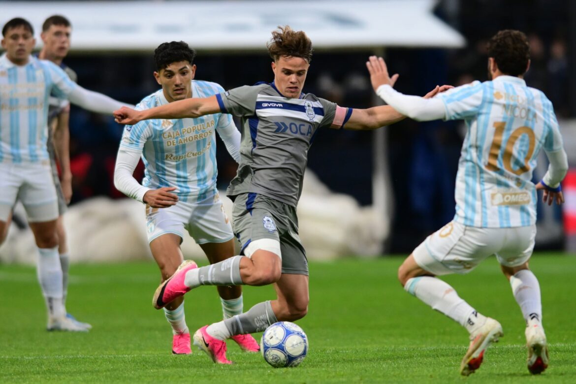 Gimnasia salvó un punto en el final ante Atlético Tucumán