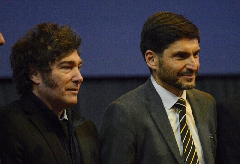 Pullaro y Milei negocian en silencio un pacto electoral con la provincia como moneda de cambio
