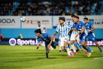 Racing se aferró a un triunfo ajustado en Río Cuarto en medio del caos institucional