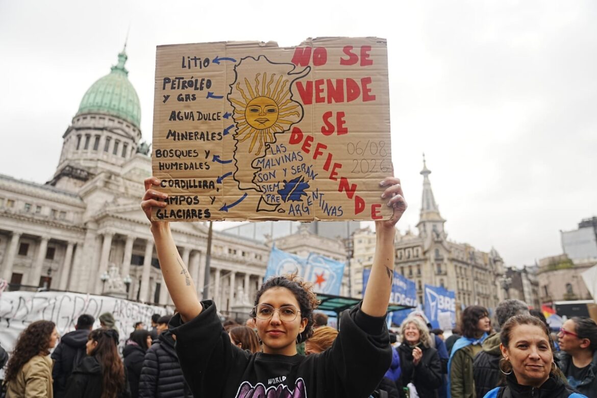 La Corte Suprema habilita la venta ilimitada de tierras y desata una tormenta política: la oposición busca voltear el DNU 70/23 en el Congreso