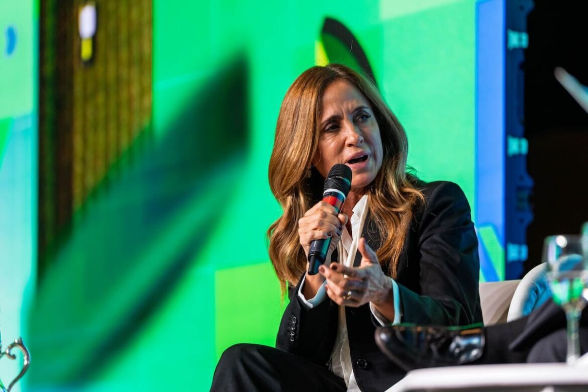 Tolosa Paz redobla la embestida contra Caputo y pide su salida con una ironía sobre el “Messi de las finanzas”